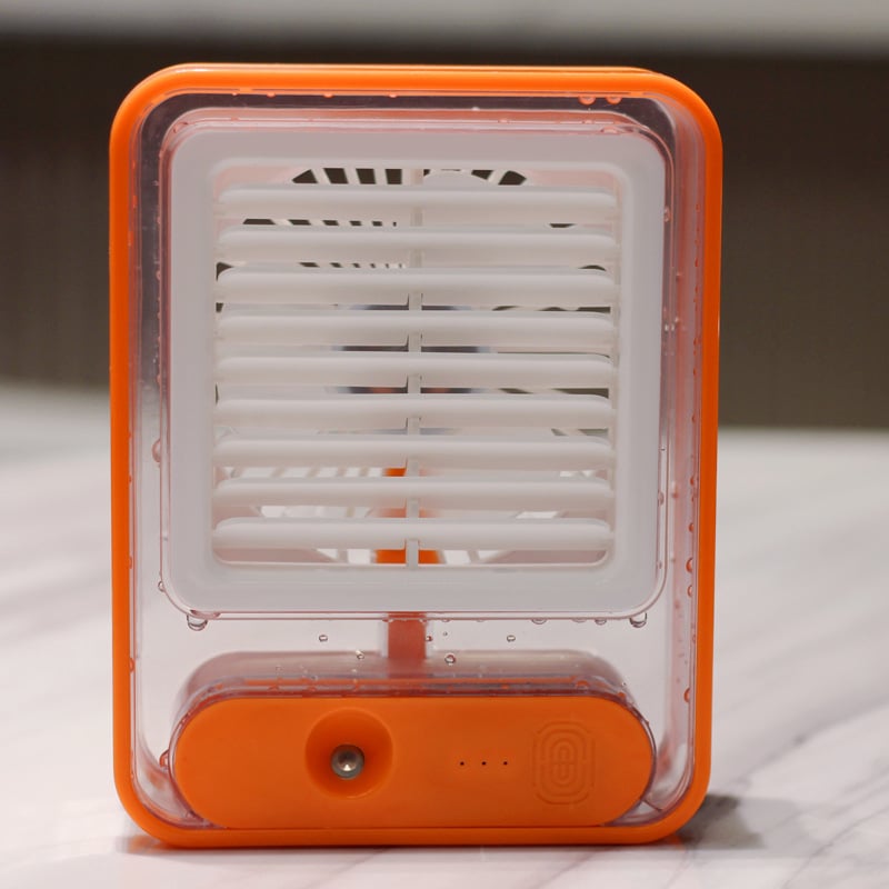 Mini ventilator za hlađenje sa sprejem, USB punjenje — prenosni ventilator s 3 lopaticama, bezčetkasti motor, 3 brzine, izmjenjiva baterija 800–1000 mAh, buka ispod 36 dB