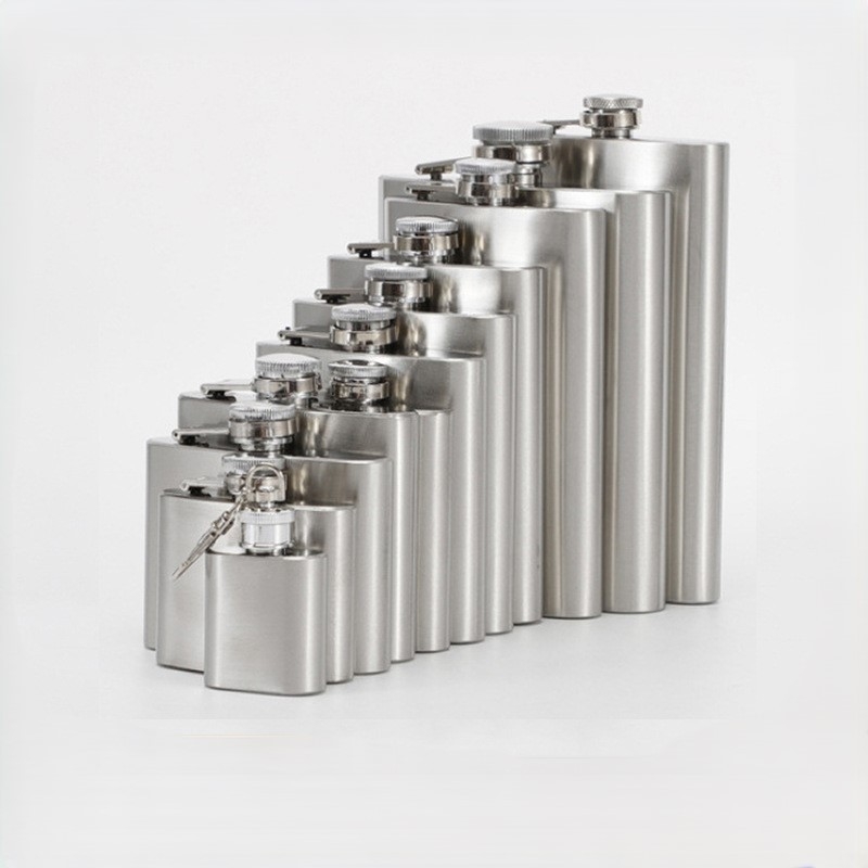 Rozsdamentes acél csípőpalack, modern minimalista design, prémium minőség, ideális borhoz, logónyomás elérhető