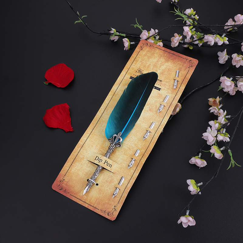 Set pera s pet perima (Sistem mastila: uron u vodu; Materijal vrha: legura; Model: pero s kartom papira; Pakiranje: OPP vrećica; Personalizacija: Da)