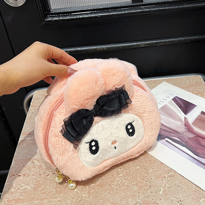 Plišana crossbody torba s izvezenim čudovištem, japanski stil, unutarnji džep za telefon
