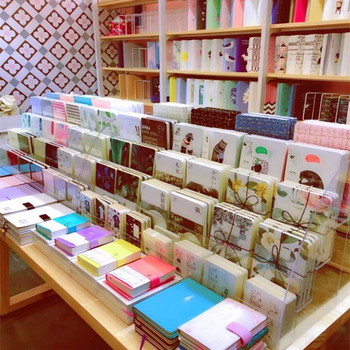 Seven Bends Акрилен рафт за книги 965 – дисплей за тетрадки и книги, акрилова корица, 1 подвързване