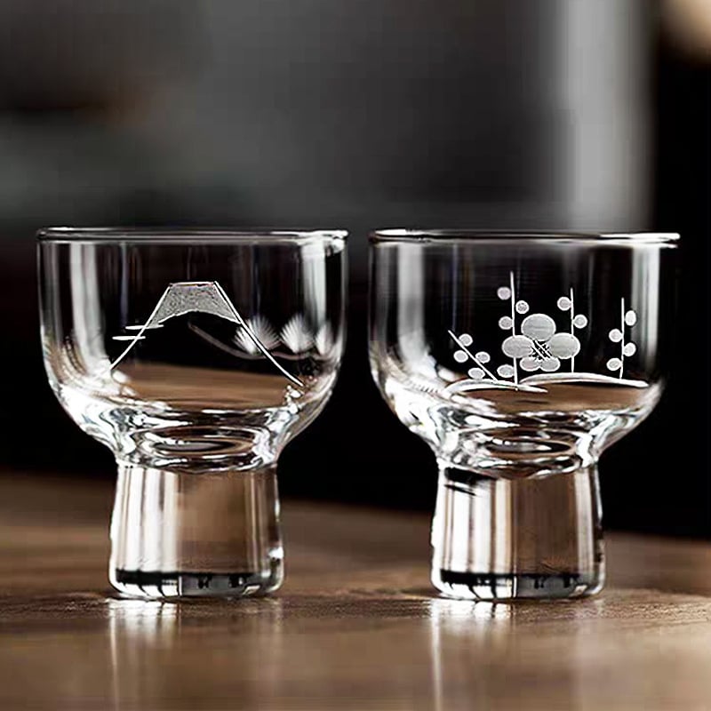 Sake čaša od stakla, ručno rezana, japanskog stila, dizajn Liu Zongli; kapacitet 1–100 ml, staklano tijelo, drvena kutija.