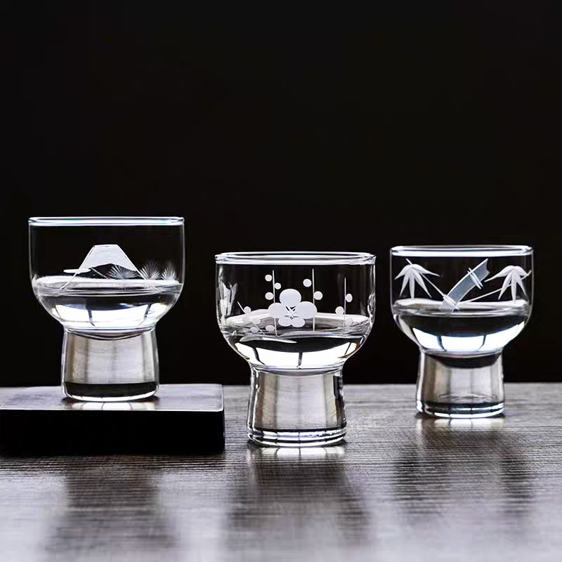 Sake čaša od stakla, ručno rezana, japanskog stila, dizajn Liu Zongli; kapacitet 1–100 ml, staklano tijelo, drvena kutija.