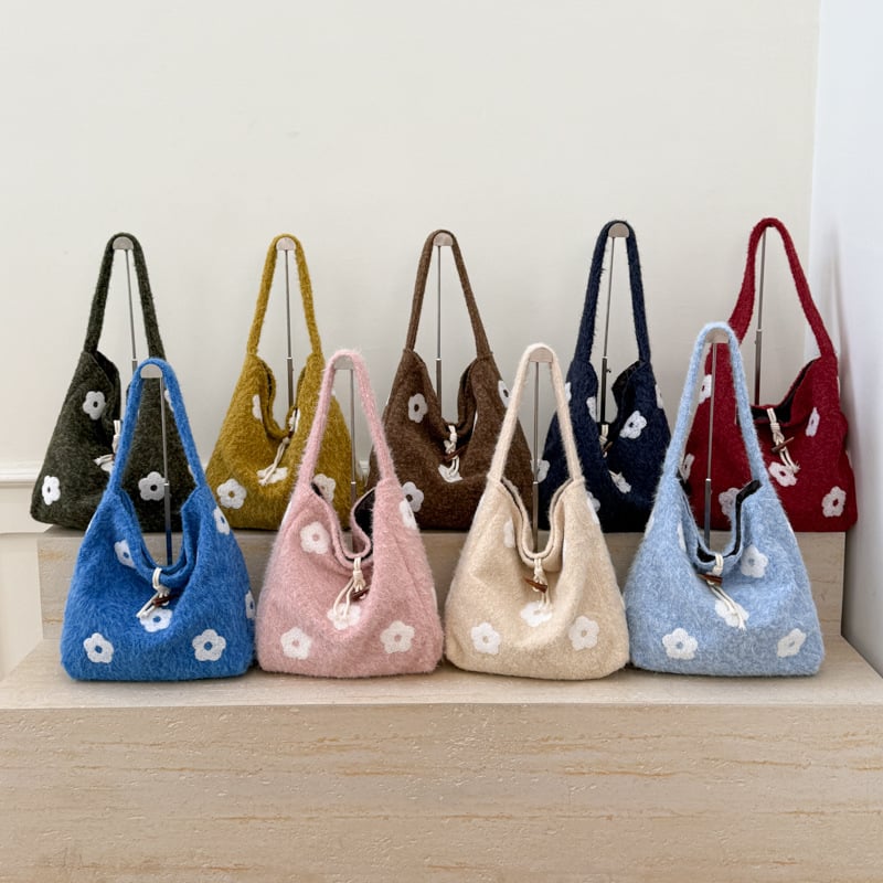 Geantă tote plușată brodată cu flori, din lână, stil coreean, formă vertical pătrată, închidere cu cataramă corn, buzunar pentru telefon — Proaspătă și dulce, iarnă 2025
