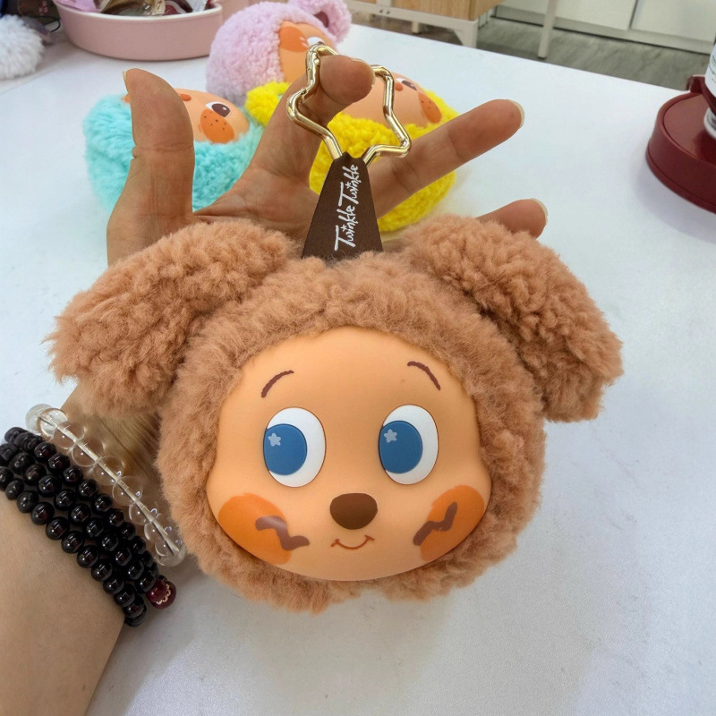 Plišana lutka — crtani stil, baršunast materijal, punilo od pliša, unisex, uzrast 14+