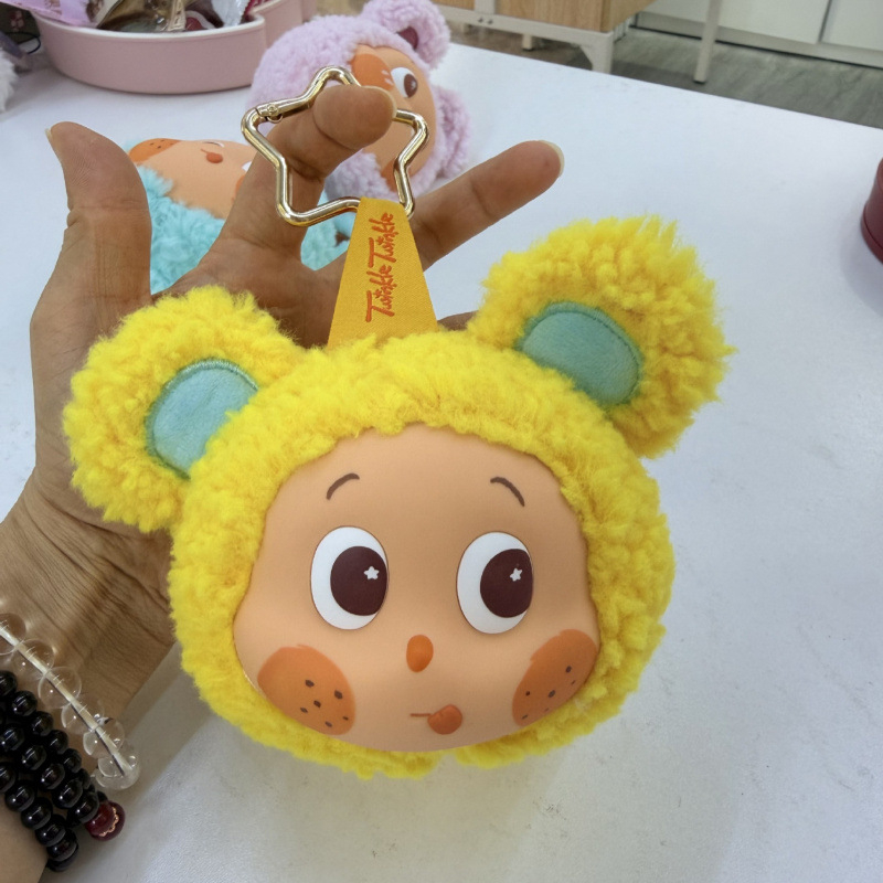 Plišana lutka — crtani stil, baršunast materijal, punilo od pliša, unisex, uzrast 14+