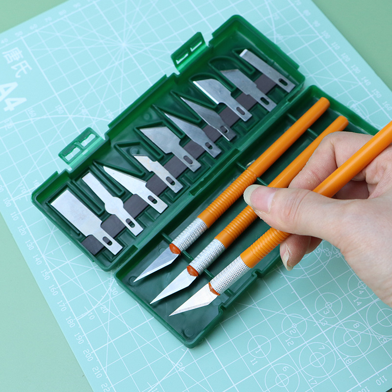 Set de instrumente de tăiere cu cuțit de gravură și placă de tăiere din PVC — Cuțit de tăiere, placă PVC, Greutate netă 0.15