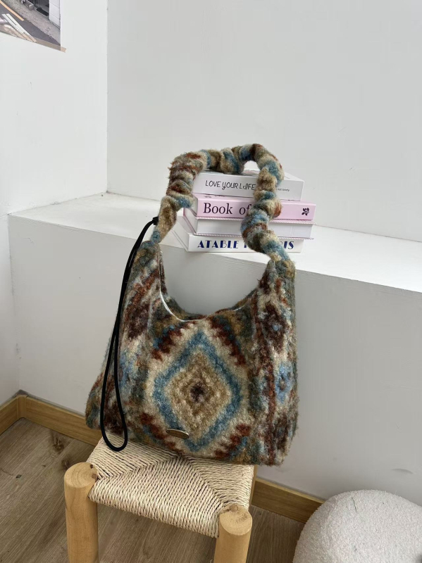 Crossbody torba od pliša, korejski stil, horizontalni kvadratni oblik, zatvaranje na zip, unutarnja džep s zipom i džep za mobitel, s jednim remenom