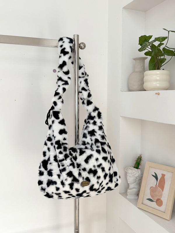 Crossbody torba od pliša, korejski stil, horizontalni kvadratni oblik, zatvaranje na zip, unutarnja džep s zipom i džep za mobitel, s jednim remenom