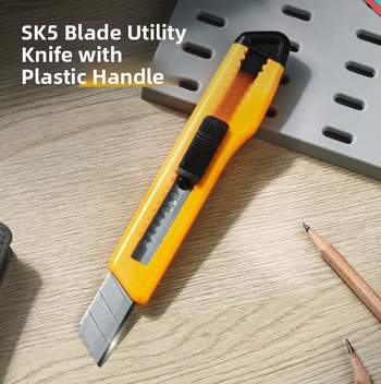 Deli výtvarný nôž, plastovo-kovové telo, šírka čepele 18 mm, hrúbka čepele 0,5 mm, model 2001-2057