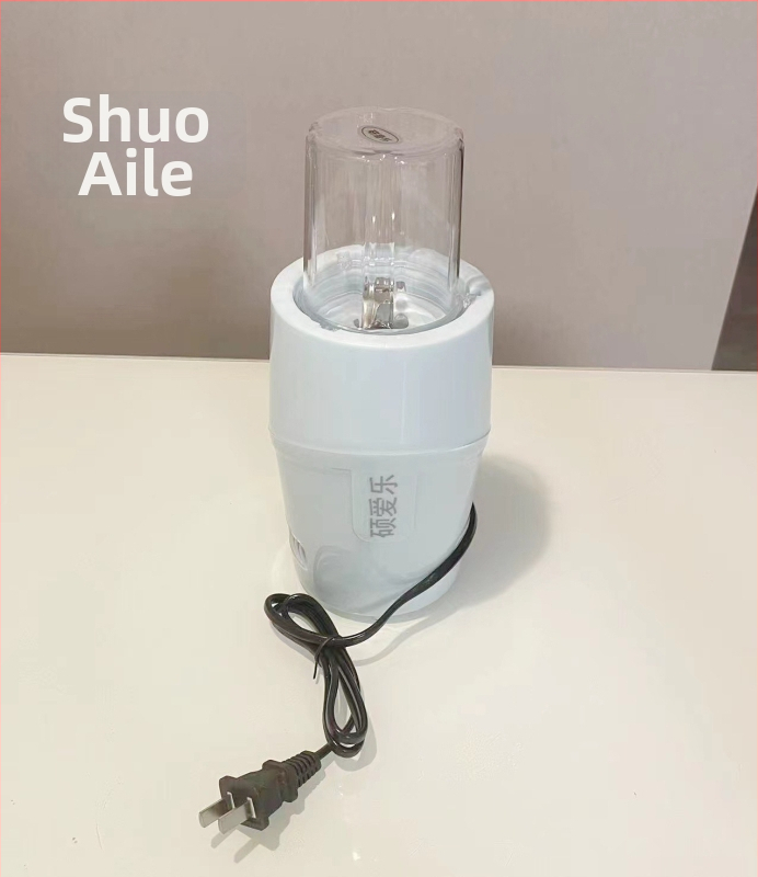 Odšťavovač – mini prenosný domáci prístroj na ovocie a šťavy, kapacita pod 1 l, napätie ≤36 V, rýchlosť motora ≤10 000 rpm, miešacia čepeľ: 1, dvojité miešacie čepele, mechanické ovládanie