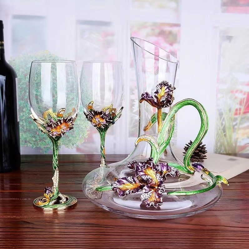 Európai stílusú borospohár zománc motívummal, ólommentes kristály, virágos mintázat, könnyű lux stílus, testreszabás elérhető