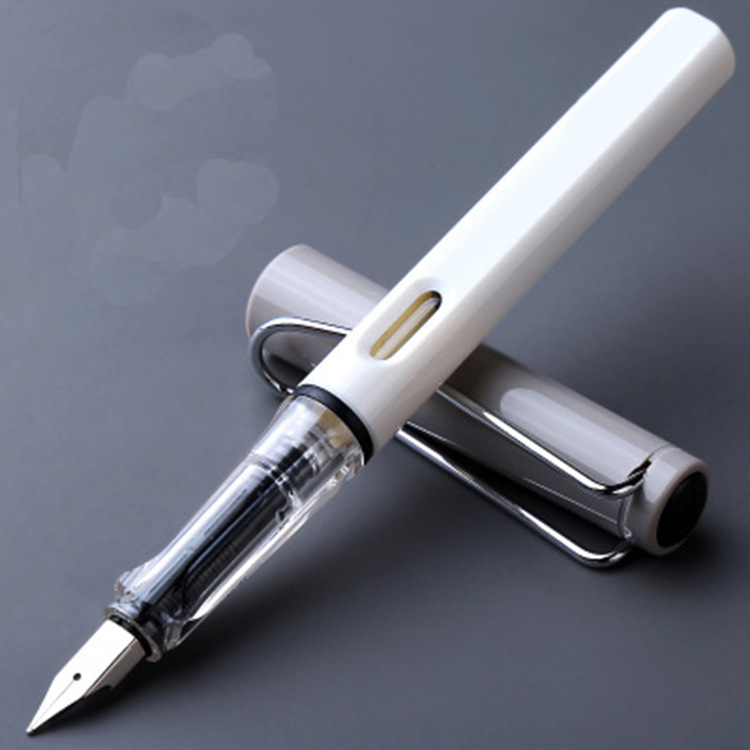 Stilou studențesc 004 cu vârf din iridiu și oțel inoxidabil 304; sistem de cerneală lichidă de flux direct; corp din plastic; ambalaj Opp bag