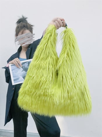 Pliš Tote torba s trokutnim oblikom, magnetsko zatvaranje, poliester podstava, unutarnja ID džep