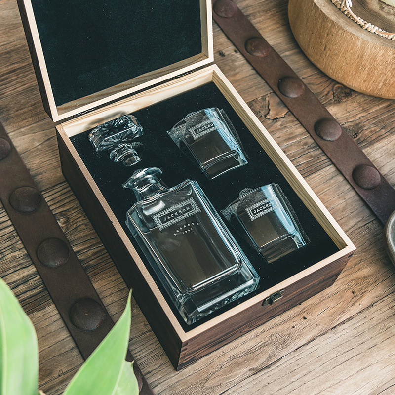 Whisky kövek készlet — üveg, klasszikus stílus, ajándék doboz, márka HUAHANGNA, Bemutatva 2024-ben