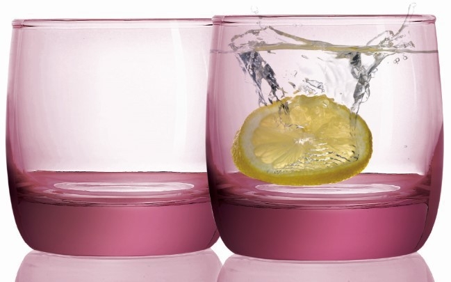 Staklena čaša za viski s tiskanim logom, moderan minimalistički stil, pakiranje u šarenoj kutiji