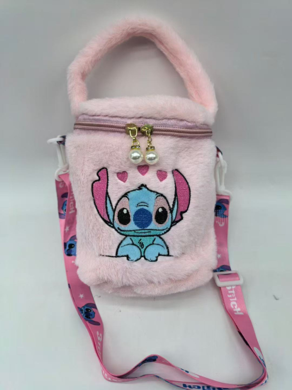 Pliš torba preko ramena s izuzetno mekanim kratkim plišem, punjenje od pjene, OEM prilagodba logotipa, pogodna od 14 godina