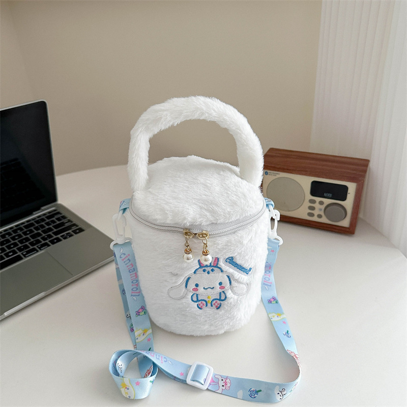 Pliš torba preko ramena s izuzetno mekanim kratkim plišem, punjenje od pjene, OEM prilagodba logotipa, pogodna od 14 godina