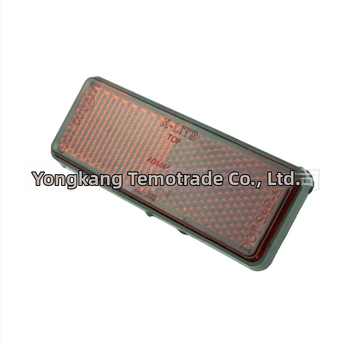 Reflektor na motocykle a bicykle – plastový, štýl prilby