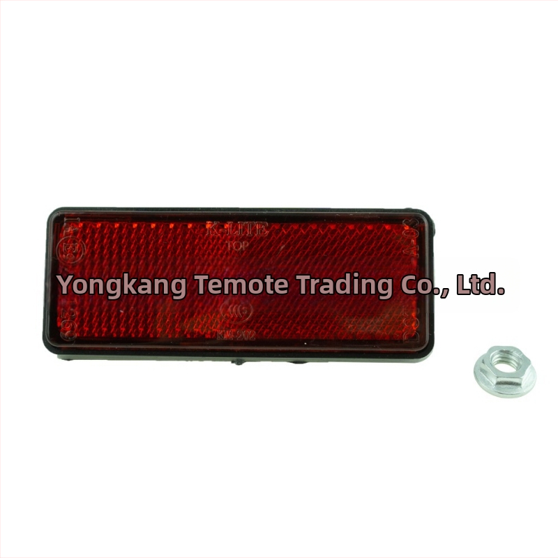 Reflektor na motocykle a bicykle – plastový, štýl prilby