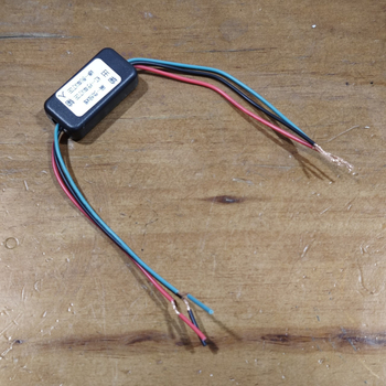 Modul de control al luminii de STOP pentru motocicletă electrică – LED spate 12V, efect de respirație, funcție de flash la frână (Specificații: Tensiune 12V; LED spate; Efect respirație; Flash la frână)