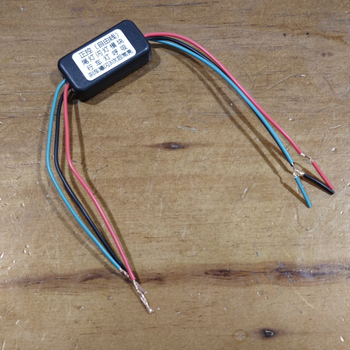 Modul de control al luminii de STOP pentru motocicletă electrică – LED spate 12V, efect de respirație, funcție de flash la frână (Specificații: Tensiune 12V; LED spate; Efect respirație; Flash la frână)