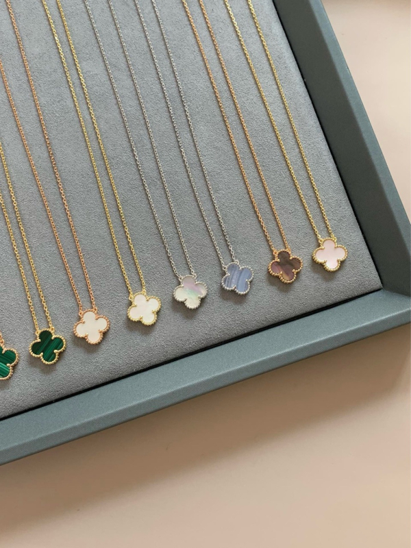 Colier argintiu placat electroplacare, pandantiv din sidef, în formă de frunză și U, lanț obișnuit