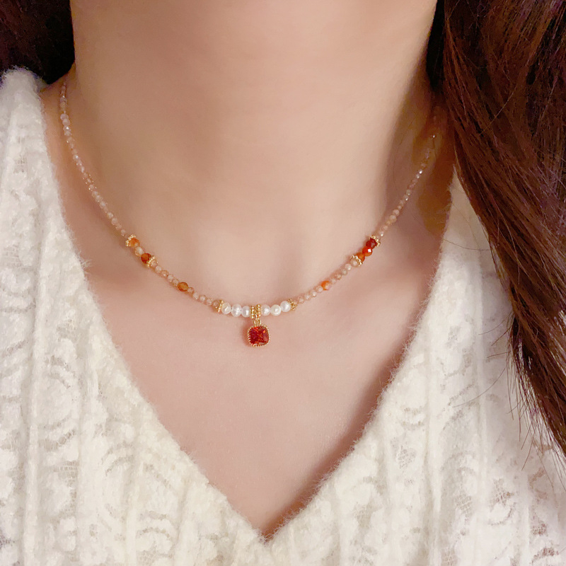 Colier geometric din cupru cu pandantiv, lanț cu perle, placare cu aur real (pandantiv din cupru, placare cu aur, lanț cu perle, design geometric)