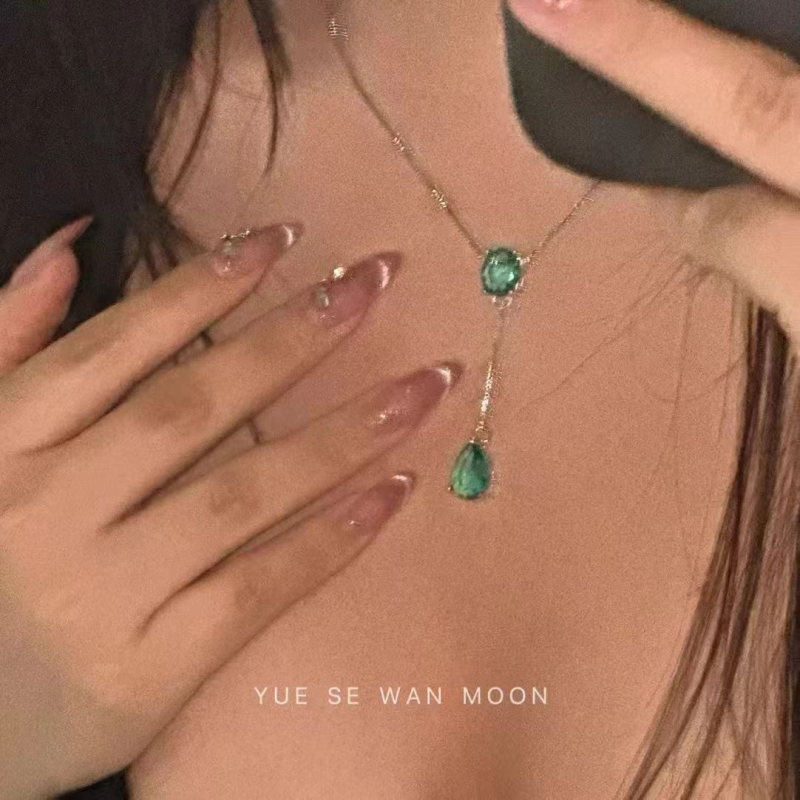 Colier retro din aliaj de cupru, cu pandantiv zirconiu în formă de lacrimă, lanț reglabil