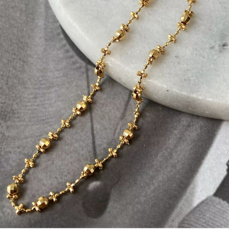 Colier — Argint S925 cu placare 18K aur, design cu mărgele mici în formă de stele, lanț pentru claviculă; Greutate 3,6 g; Stil lux lejer