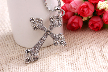 Ogrlica s križem, retro stil, legura, dijamantna završna obrada