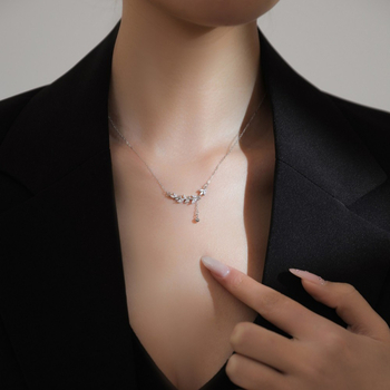 Colier – Pandantiv în formă de frunză din argint 925, Lanț normal, Placare electrolitică, Pentru femei, Stil: proaspăt și dulce, Cod produs X0012