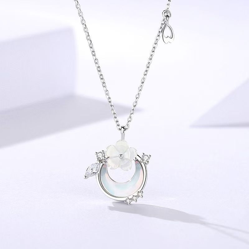 Ogrlica Sakura Moonlight — bakren privjesak s motivom životinje/zodijaka, brend 611, stil osebni