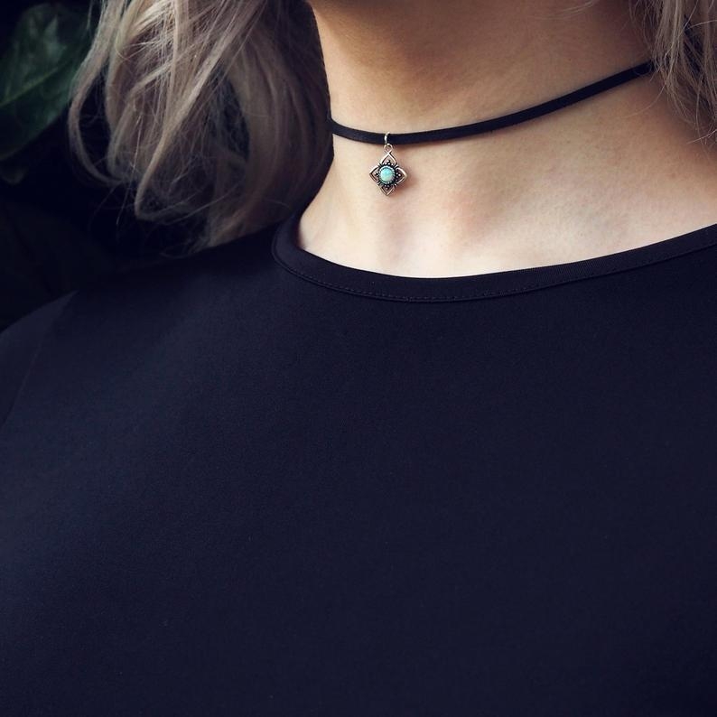 Ogrlica od legure s lancem u valovitoj formi, geometrijski dizajn, vintage stil