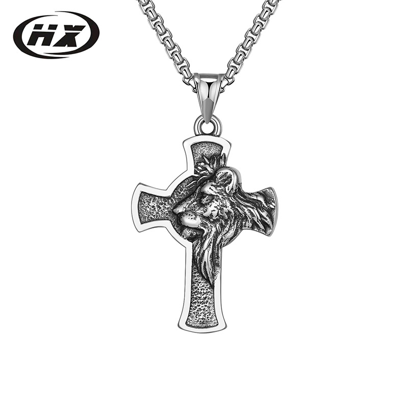 Privjesak i lanac od titan čelične legure sa križem i glavom lava - unisex, HX735, jesen 2022, retro stil