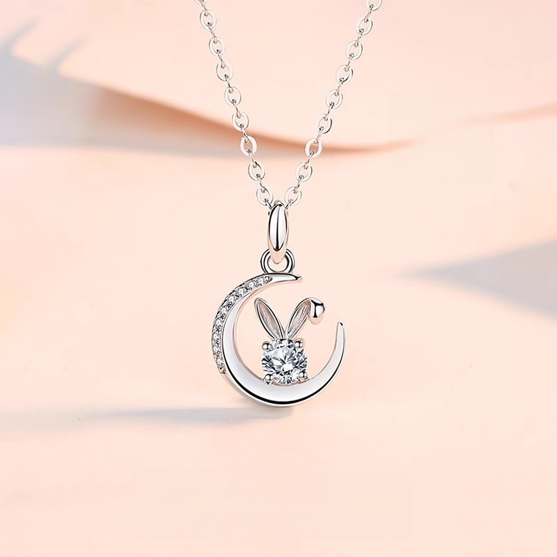 Lančić s privjeskom od srebra 925, dizajn srca i životinja u crtani stilu — marka Daughter