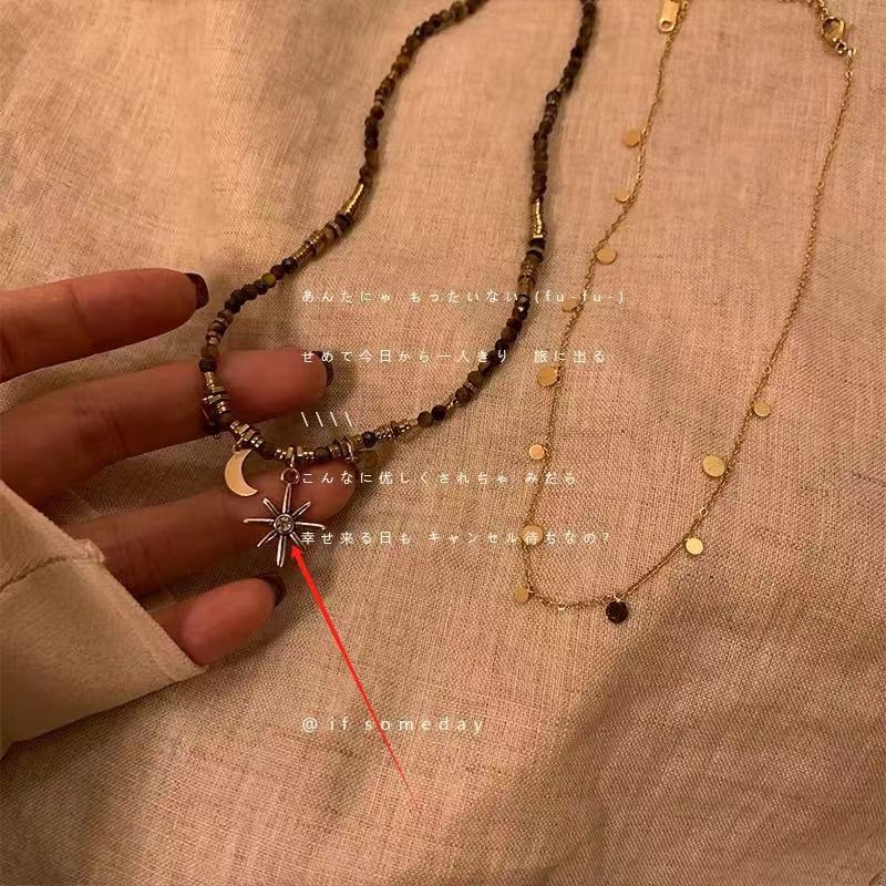 Ogrlica s višestrukim perlicama u vintage boho stilu s motivom suncokreta, klavikularni lančić, privjesak od legure, retro stil