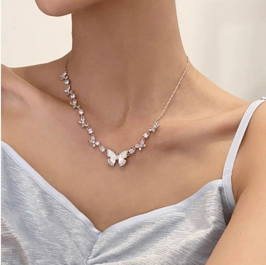 Butterfly naušnice od bakra s Mother-of-Pearl Zircon, elektroplatiranje, geometrijski dizajn, korejski stil, težina 10