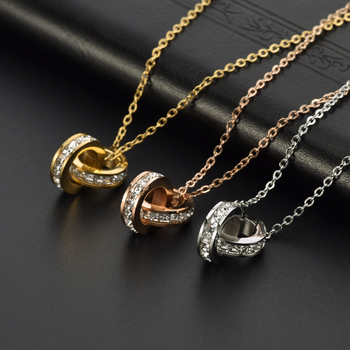 Pandantiv din oțel inoxidabil, inel dublu — stil minimalist, cu zirconiu încrustat, lanț încrucișat