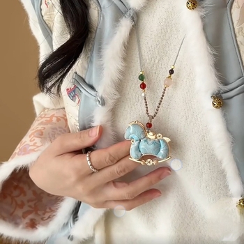 Colier cu mărgele în formă de cal, șnur împletit, pandantiv din aliaj, stil chinezesc retro (lansare iarnă 2025)