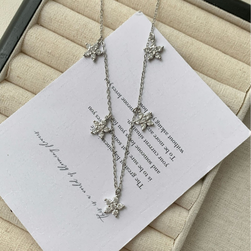 Ogrlica - Privjesak od petoliste djeteline s dijamantima, od ekološki prihvatljivog bakra, lanac u stilu Flash o chain, težina 6 g