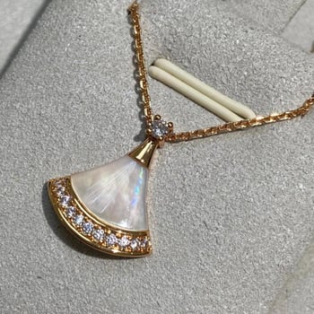 Ogrlica od legure, modni stil, gradski svakodnevni stil, proljeće 2025