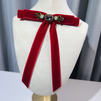 Broșă Lolita cu fundă, din aliaj, placare electrolitică, stil retro