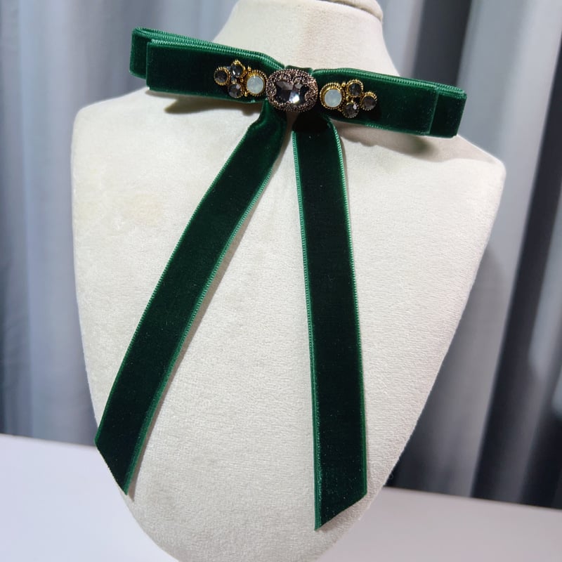 Broșă Lolita cu fundă, din aliaj, placare electrolitică, stil retro