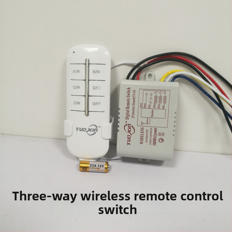 BRIGHT MR-703 Trokanalni bežični prekidač za 220V, 50/60 Hz, ukupna snaga 3000W, domet daljinskog upravljača do 20 m, za višekanalne lampe i kristalne lampe