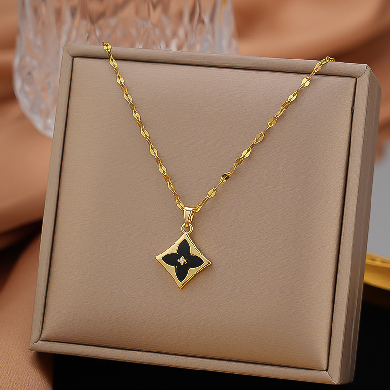 Lančić od titan čelika s bakrenim privjeskom četverolistom djetelinom i cirkonima, spiralni lanac, duljina 31–40 cm, za žene