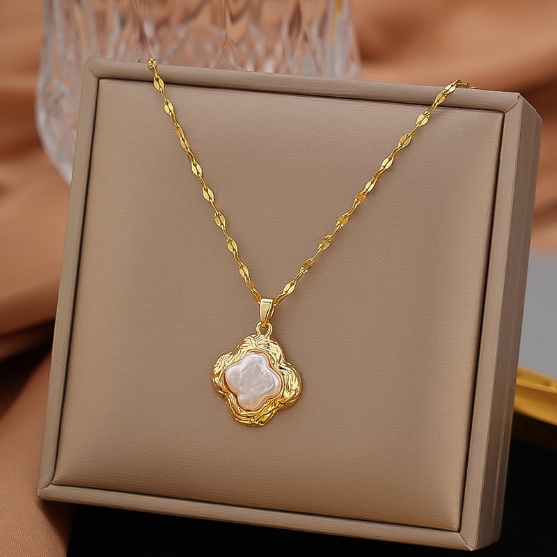 Lančić od titan čelika s bakrenim privjeskom četverolistom djetelinom i cirkonima, spiralni lanac, duljina 31–40 cm, za žene