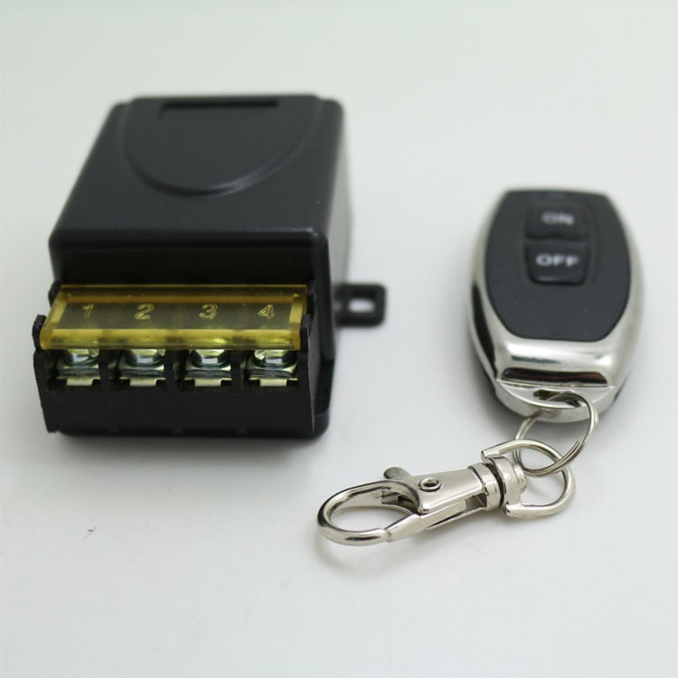 Един дистанционен превключвател за електрическо осветление, водни помпи, мотори и помпи за масло — от -25 до +50 °C, ROHS сертифициран.