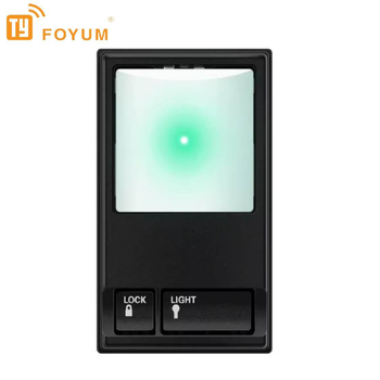 Стeнен превключвател за дистанционно управление, съвместим с 78LM и подходящ за дистанционни управления 371, 971 и 81LM; поддържа фиксиран код и въртящ се код; CE сертифициран; работна температура 0–40°C