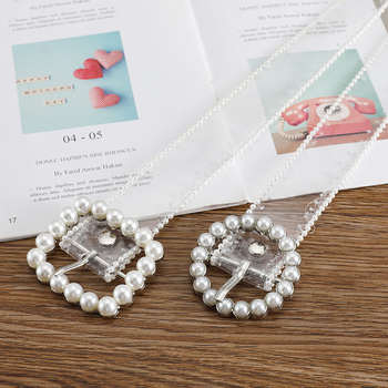 Remen s perlom kvadratnom kopčom, proziran PVC za žene – sladak stil; kopča s iglom; jedan krug